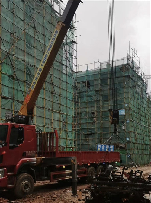 义马市“慢工细活”—— 吊车的 “微动控制” 技术